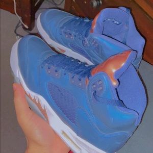 *LIMITED EDITION* JORDAN RETRO 5’s size 8 “Bronze”
